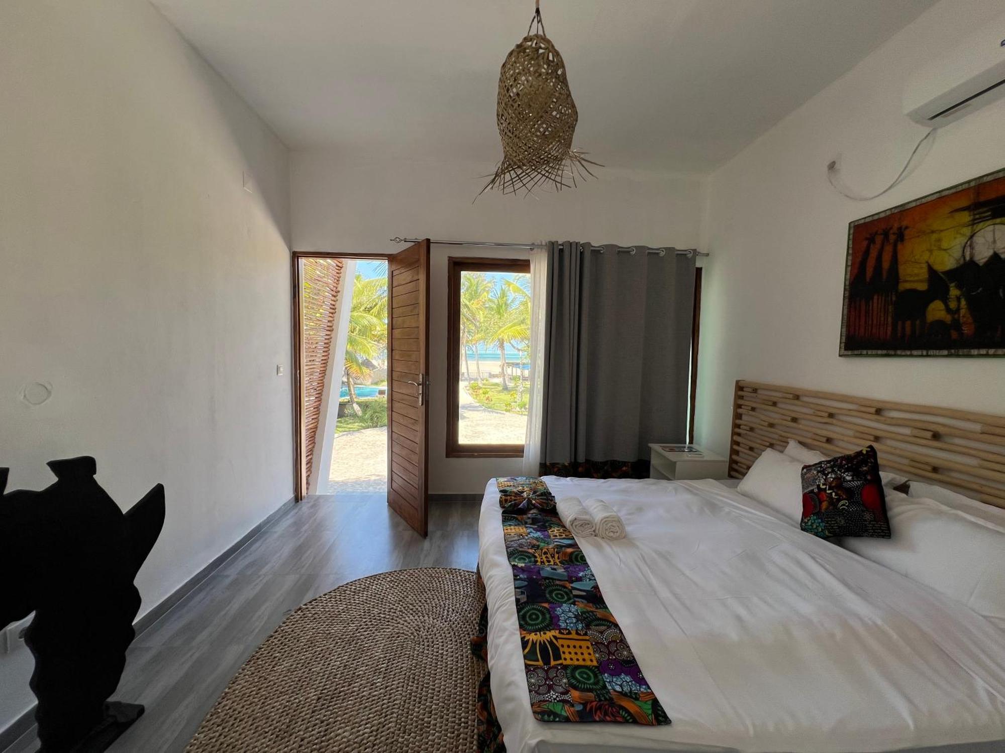 New Giraffe House Bed & Breakfast Виланкулос Екстериор снимка