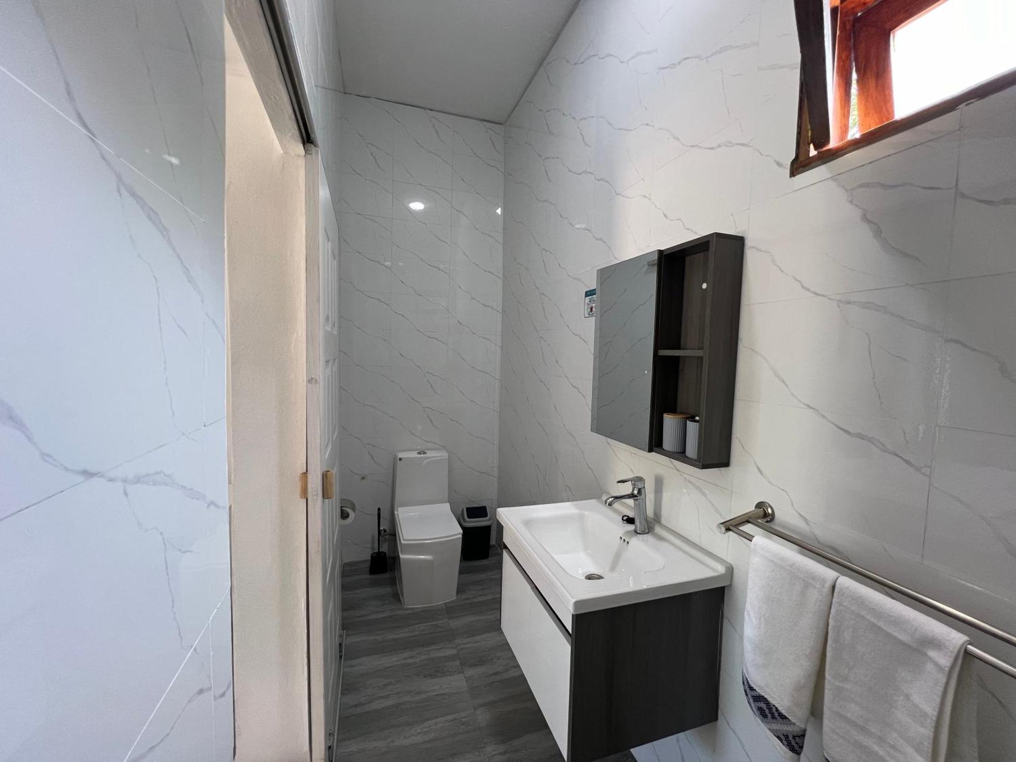 New Giraffe House Bed & Breakfast Виланкулос Екстериор снимка